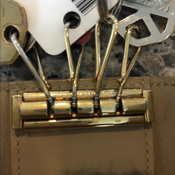 Authentic Louis Vuitton Keyholder - Picture 5 of 6